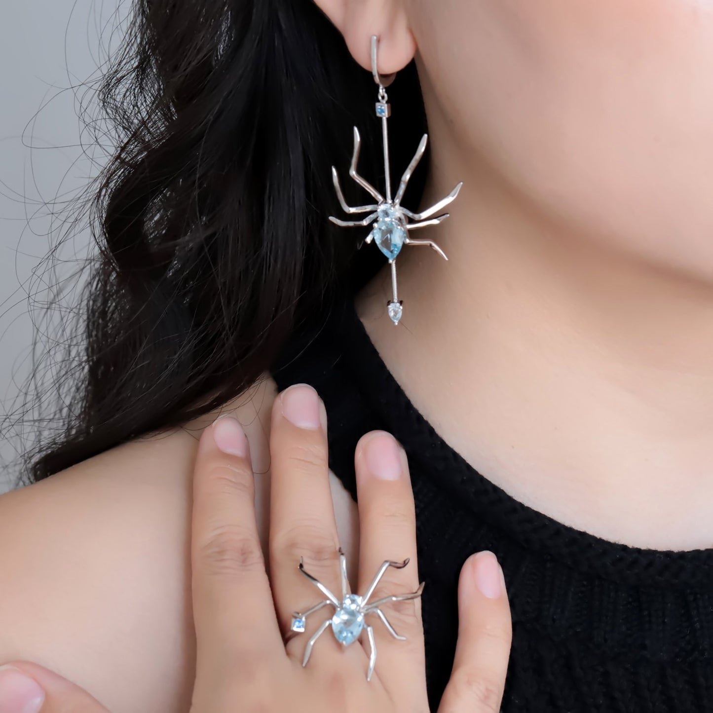 Spider Ring in 925 Silver and Topaz